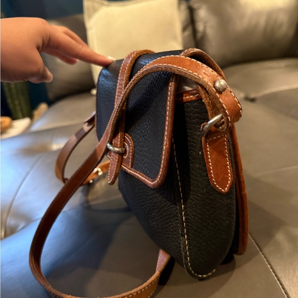 Vintage Dooney & Bourke AWL Crossbody Bag - Picture 4 of 16